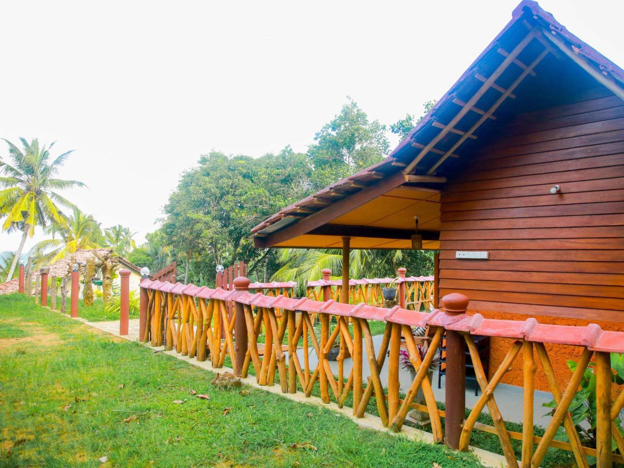 Blue Ocean Tree House Hiriketiya * Zuid-Dikwella