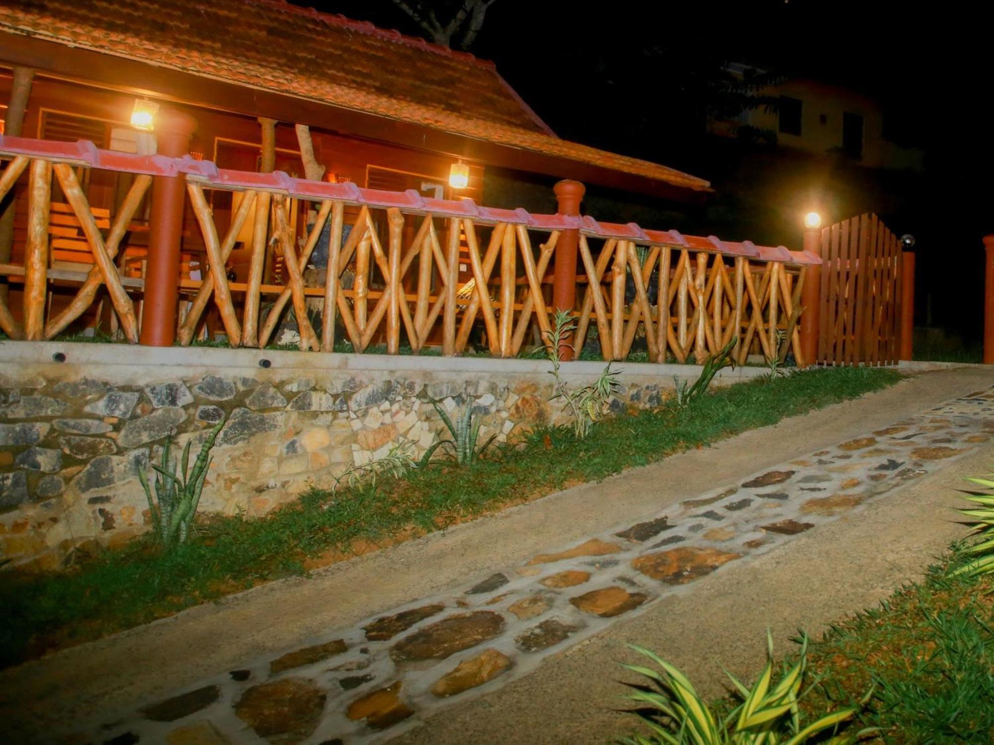 Blue Ocean Tree House Hiriketiya * Zuid-Dikwella