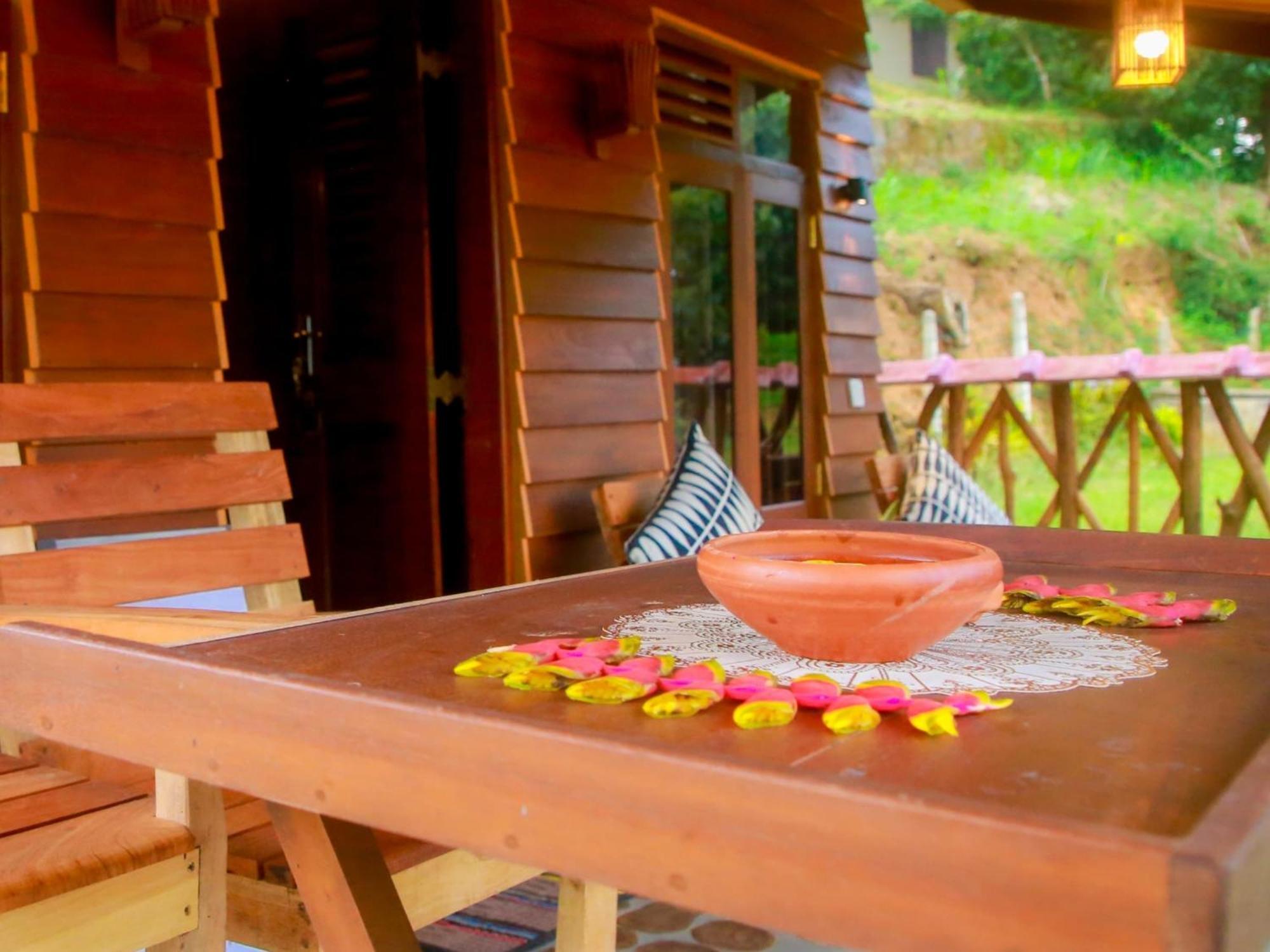 Blue Ocean Tree House Hiriketiya Villa Zuid-Dikwella