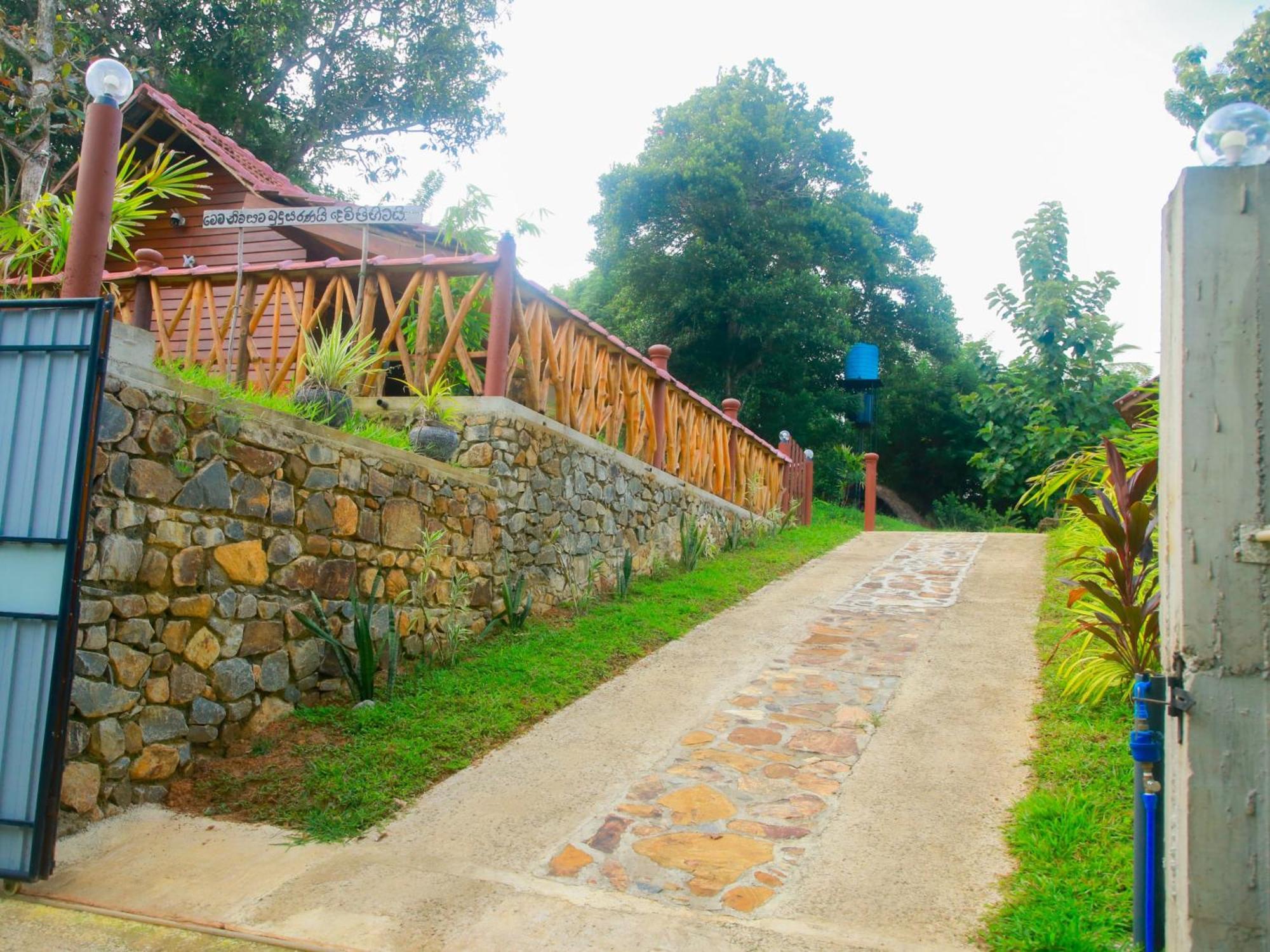 Blue Ocean Tree House Hiriketiya Villa